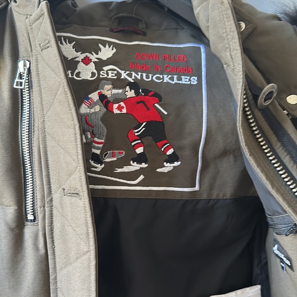 Moose Knuckle 3Q jacket in army green color/black fur - Picture 3 of 11